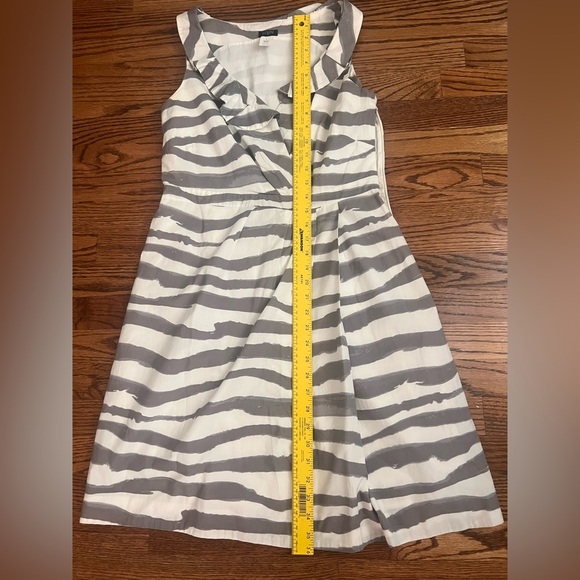 J. Crew Grey and White Asymmetrical Cotton Sundress - Size 8 - Picture 5 of 6